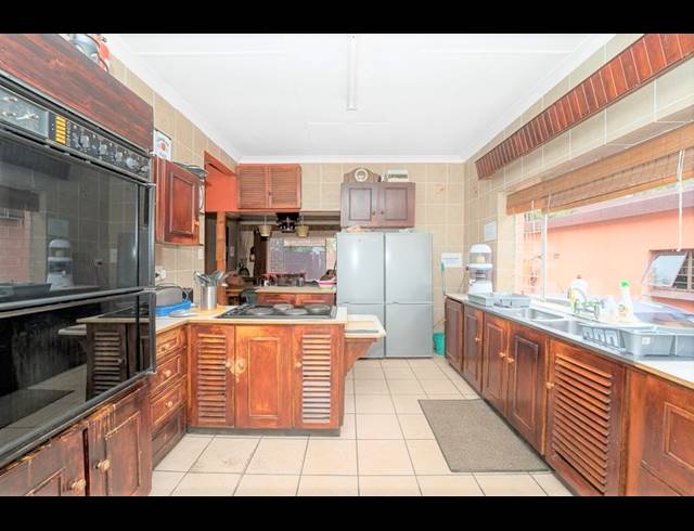 1 bed property to rent in FONTAINEBLEAU